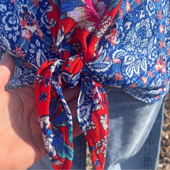 FIG AND FLOWER BOHO BLOUSE SIZE LG blue and red stylish top - Picture 6 of 16